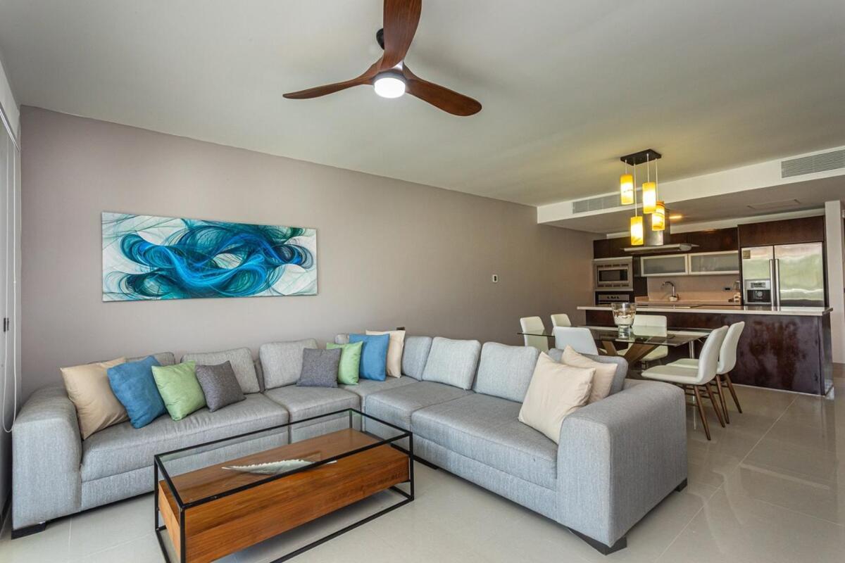 Apartment Front 2br 3bath Family Big Pool Jacuzzi Tenis Gym Playa del Carmen