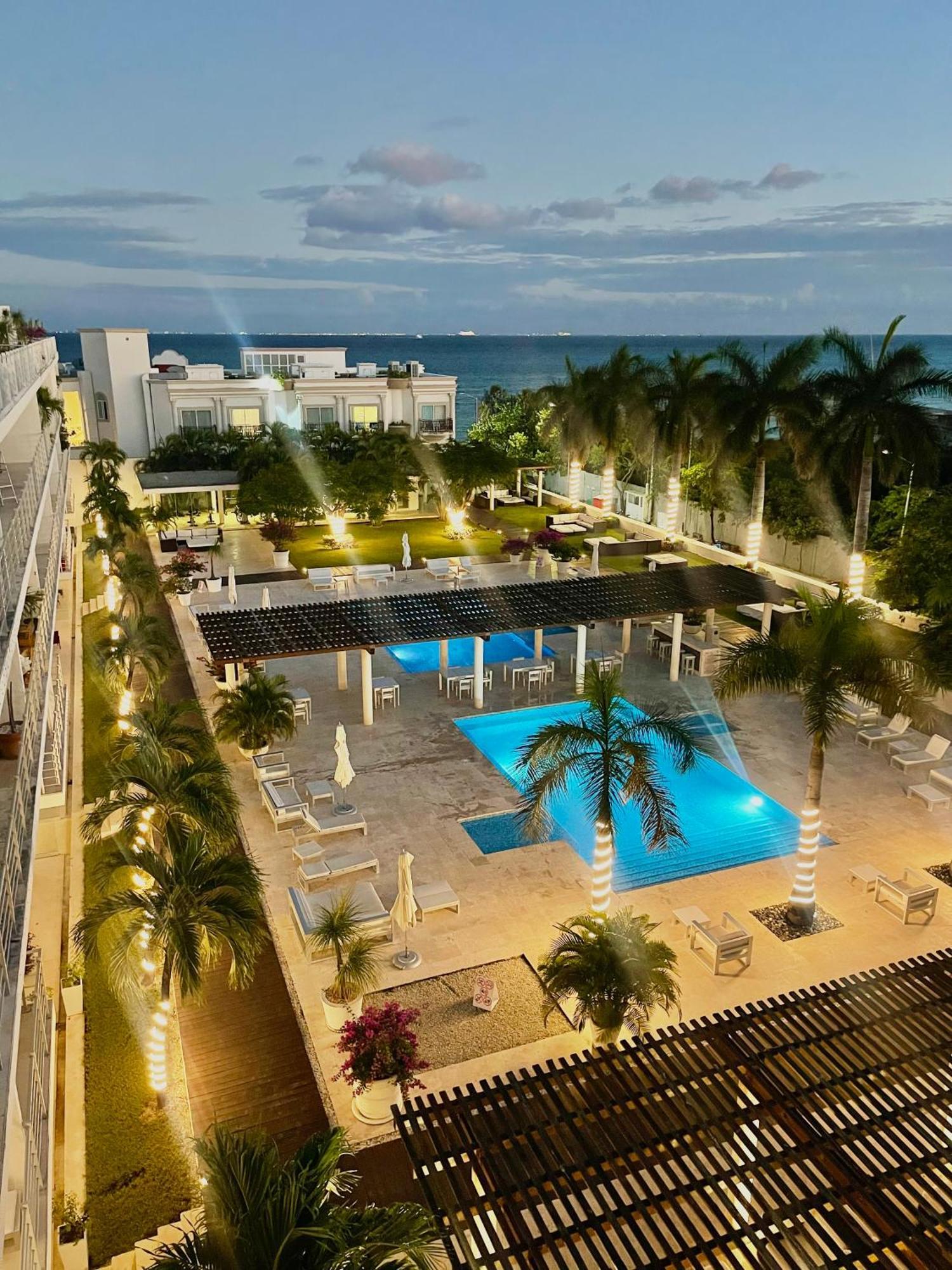 Spacious And Modern 3br, Pools, Gym And Private Parking Next To Apartment *