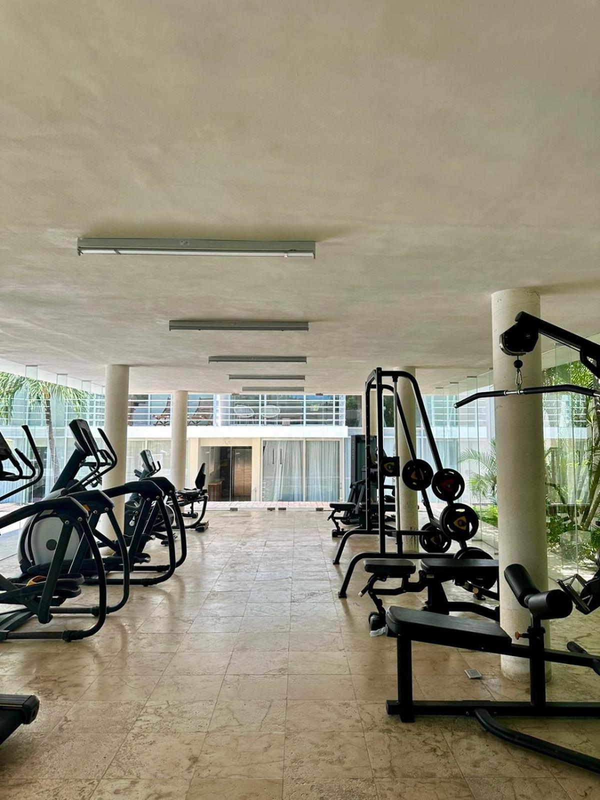 Apartment Spacious And Modern 3br, Pools, Gym And Private Parking Next To Playa del Carmen