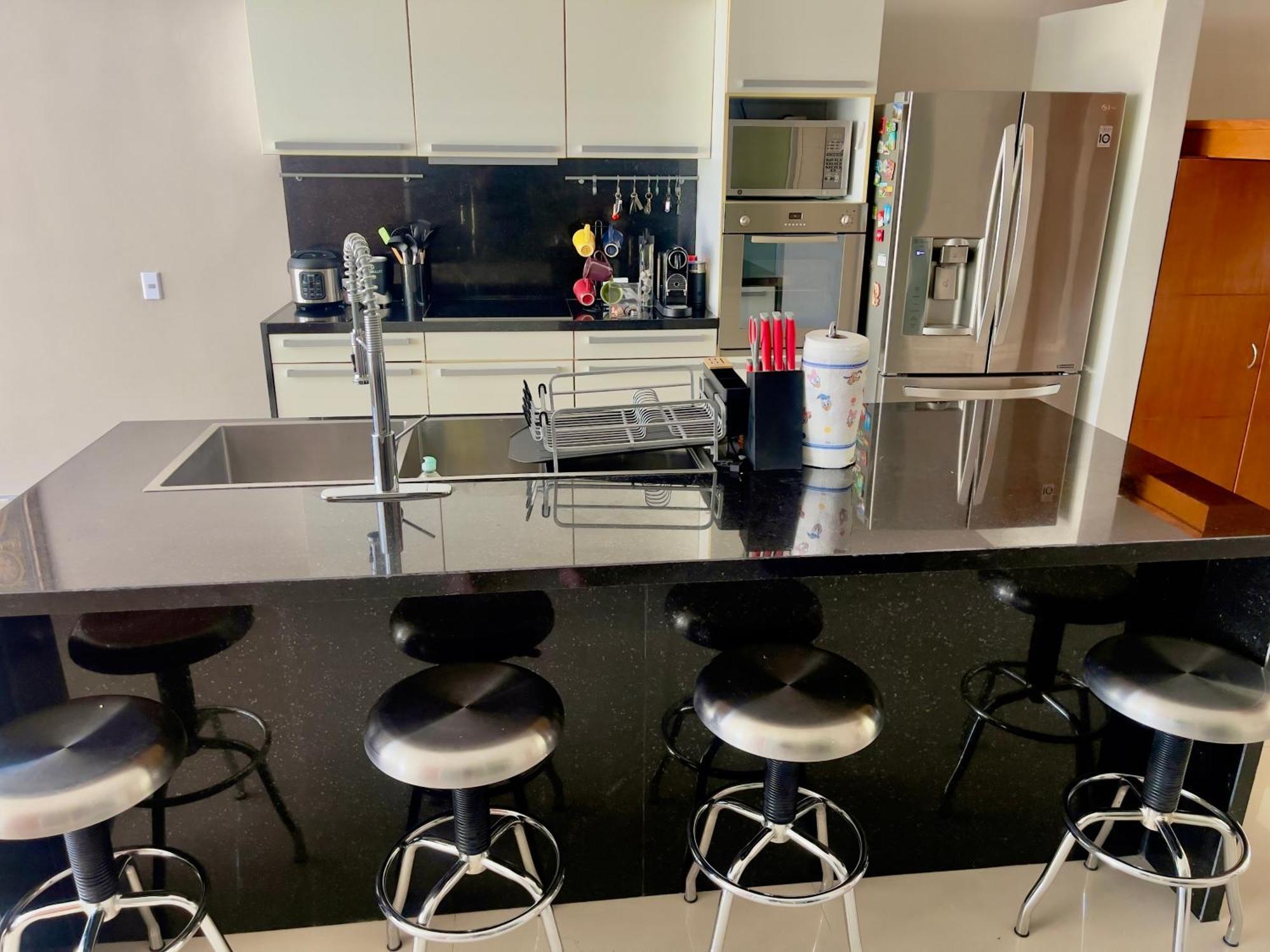 Spacious And Modern 3br, Pools, Gym And Private Parking Next To Playa del Carmen