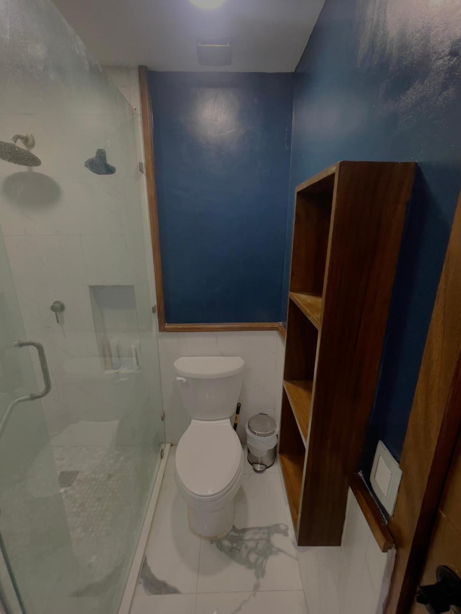 Spacious And Modern 3br, Pools, Gym And Private Parking Next To Apartment
