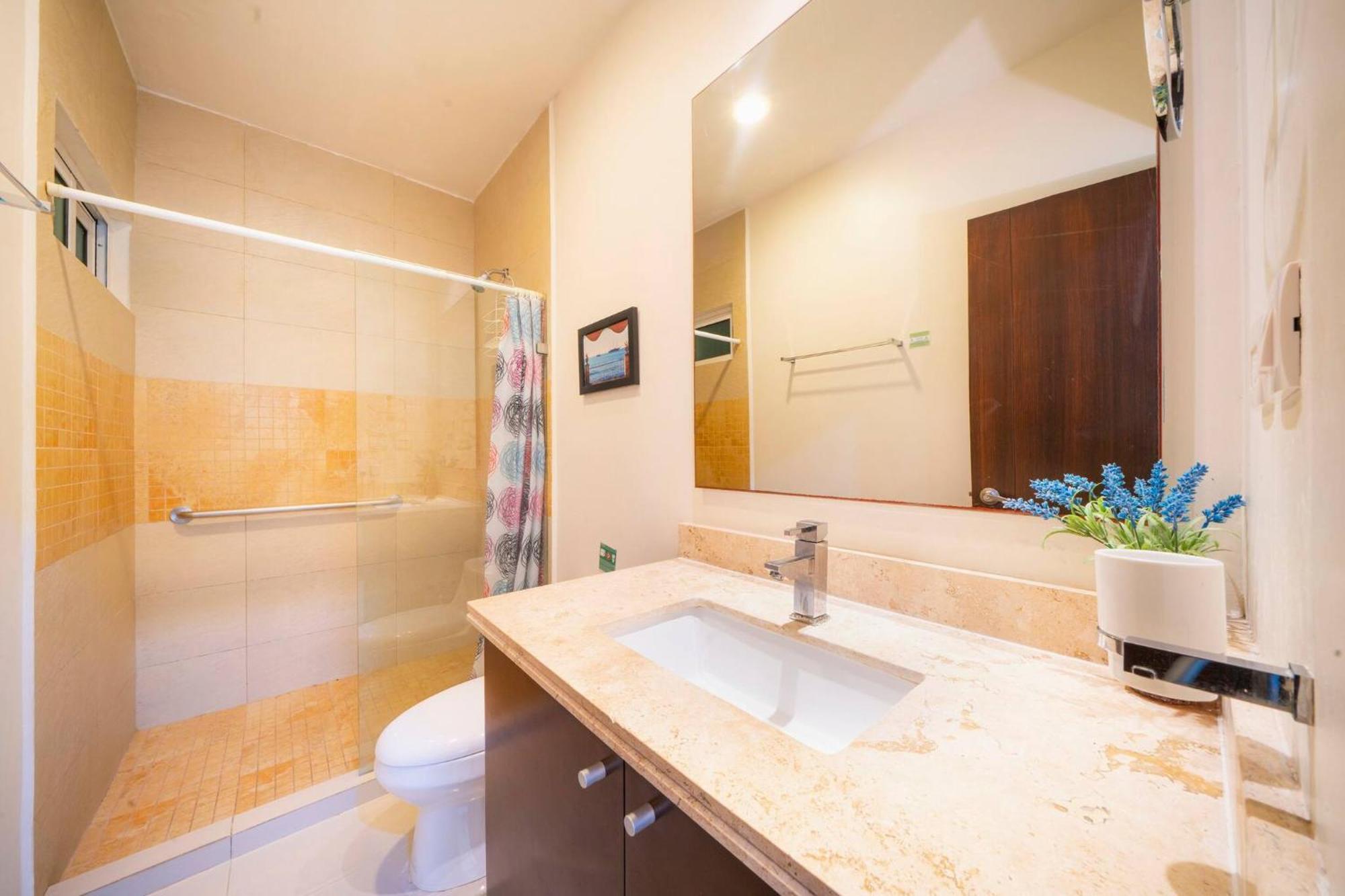 Modern 2 Bedroom With Pool, Bbq & Gym - Solana At Sabbia