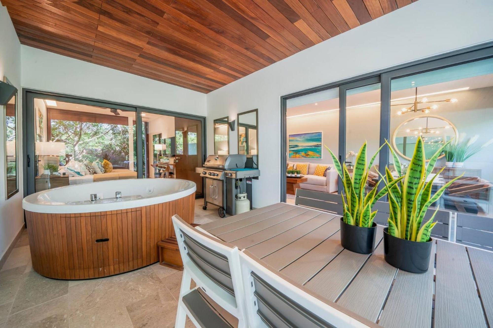 Luxury 2 Bedroom With Private Jacuzzi & Bbq - At Cruz Con Mar - Maricruz Casa de férias