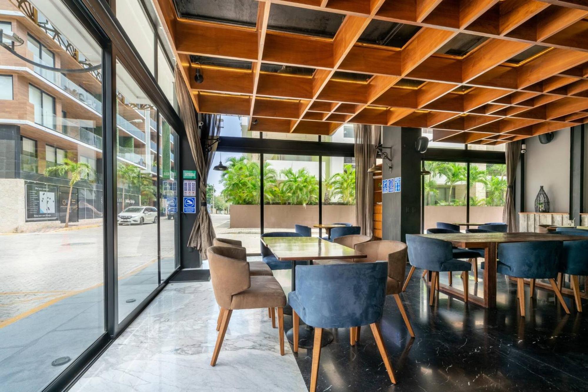 1 Bedroom With Rooftop Pool & Bar - At It Residences - Iris