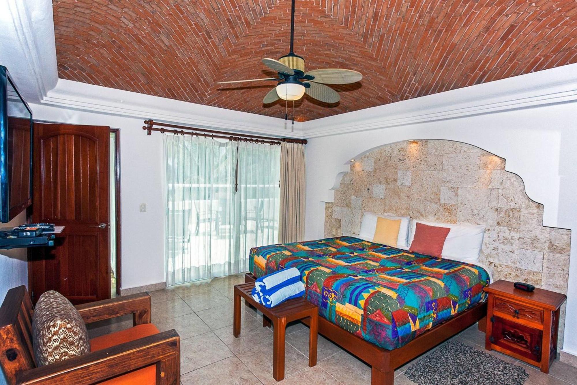 With 4 Bedrooms A Few Steps From The - Playacar - Vista Del Mar Villa