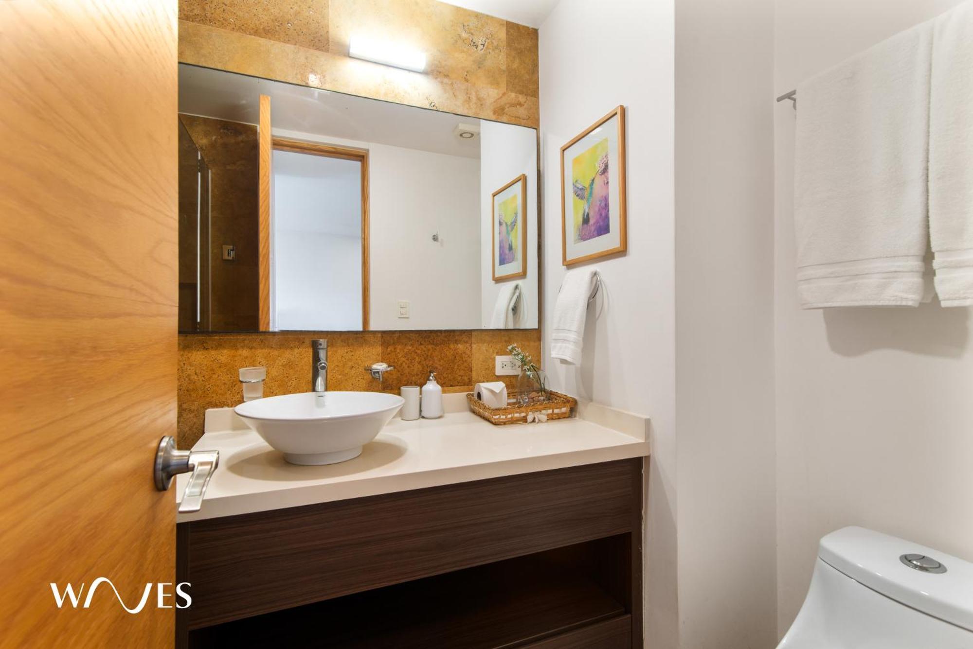 Apartment Luminous 1 Br. Steps Away From The