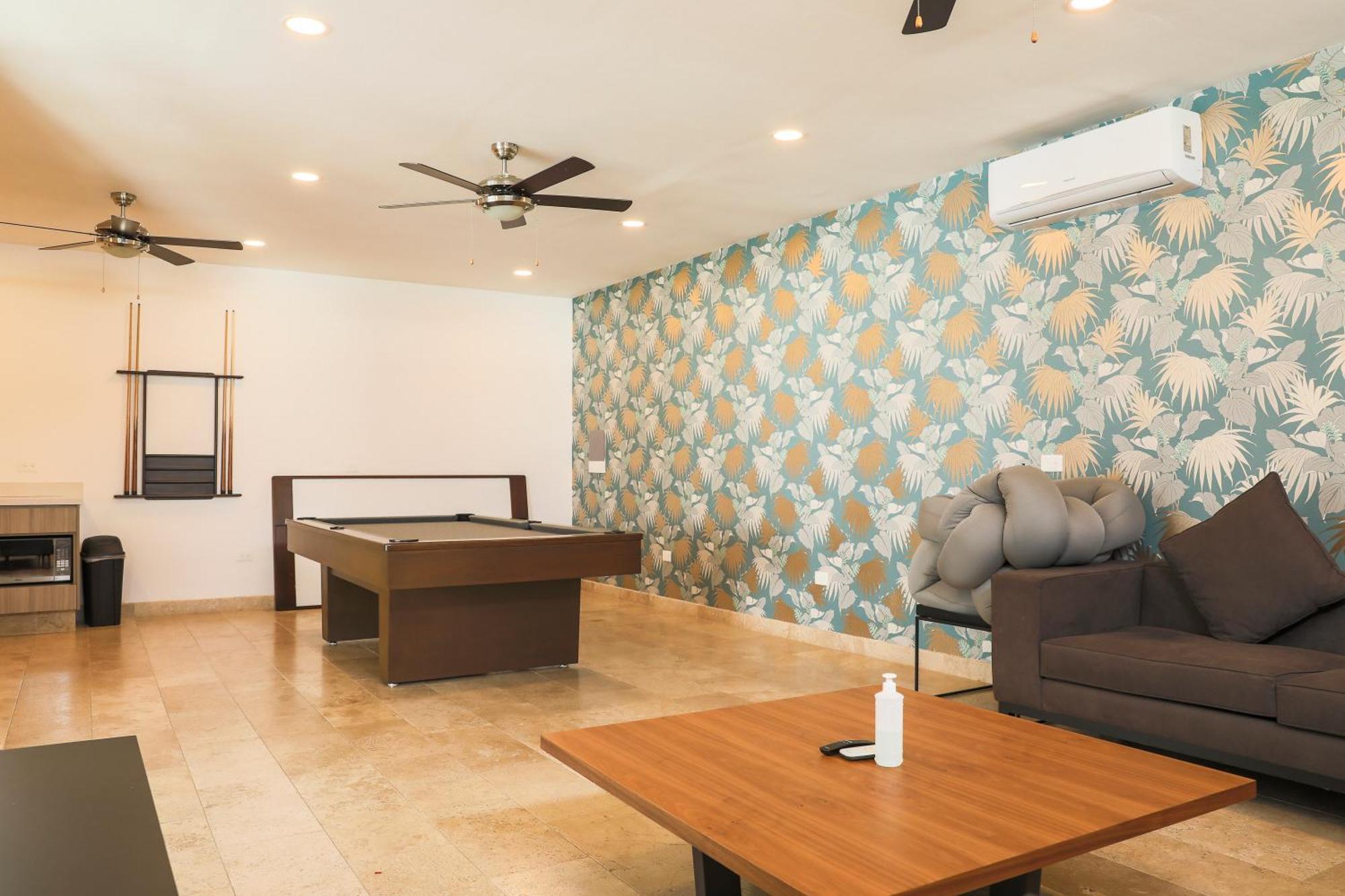 Modern 2br 1 Block From 5th Ave Wt Pool, Gym N Fast Wifi Playa del Carmen