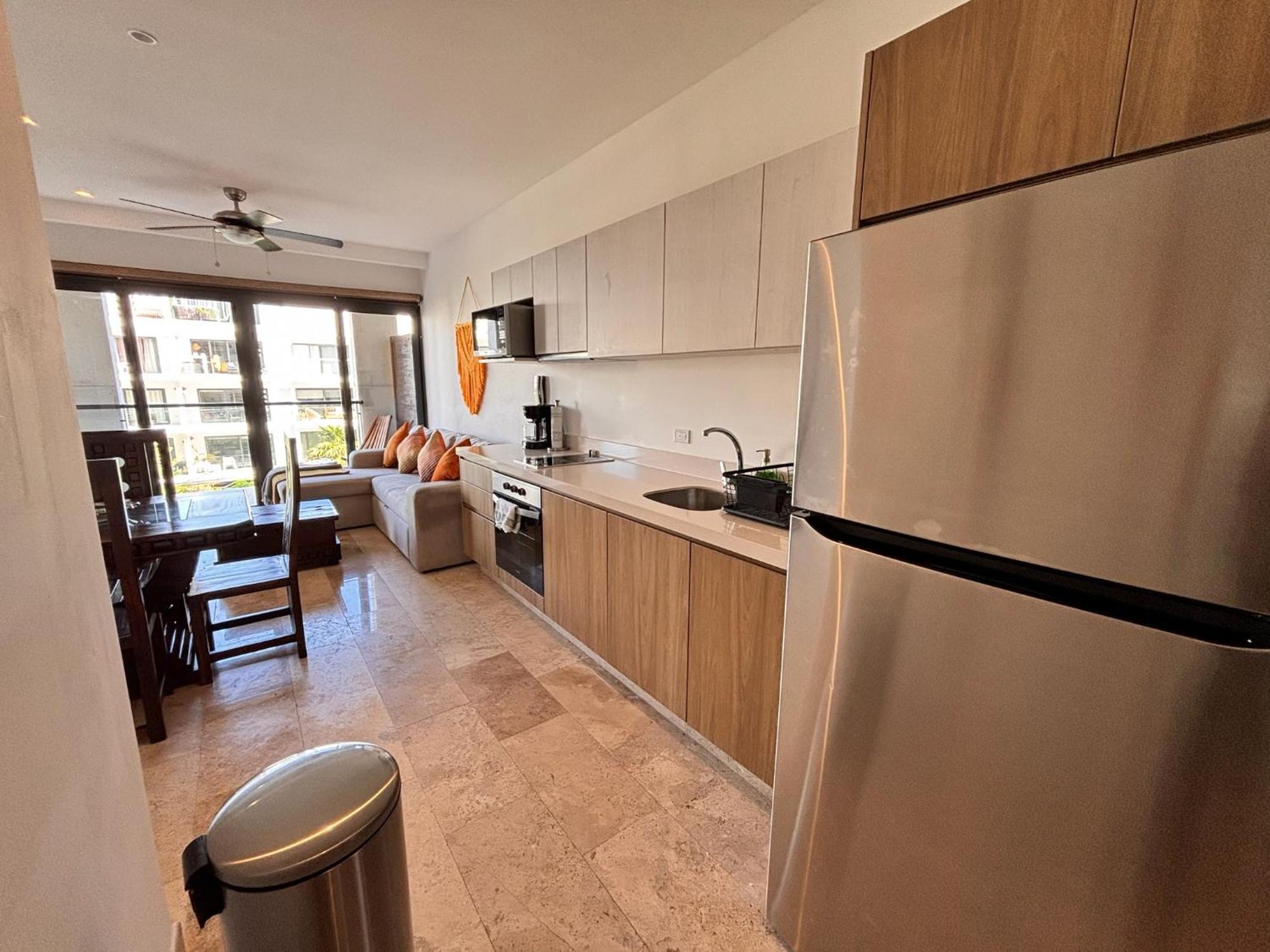 Modern 2br 1 Block From 5th Ave Wt Pool, Gym N Fast Wifi Apartment Playa del Carmen