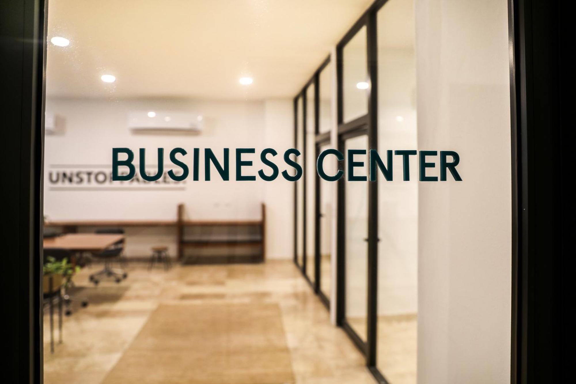 Modern 2br 1 Block From 5th Ave Wt Pool, Gym N Fast Wifi Playa del Carmen