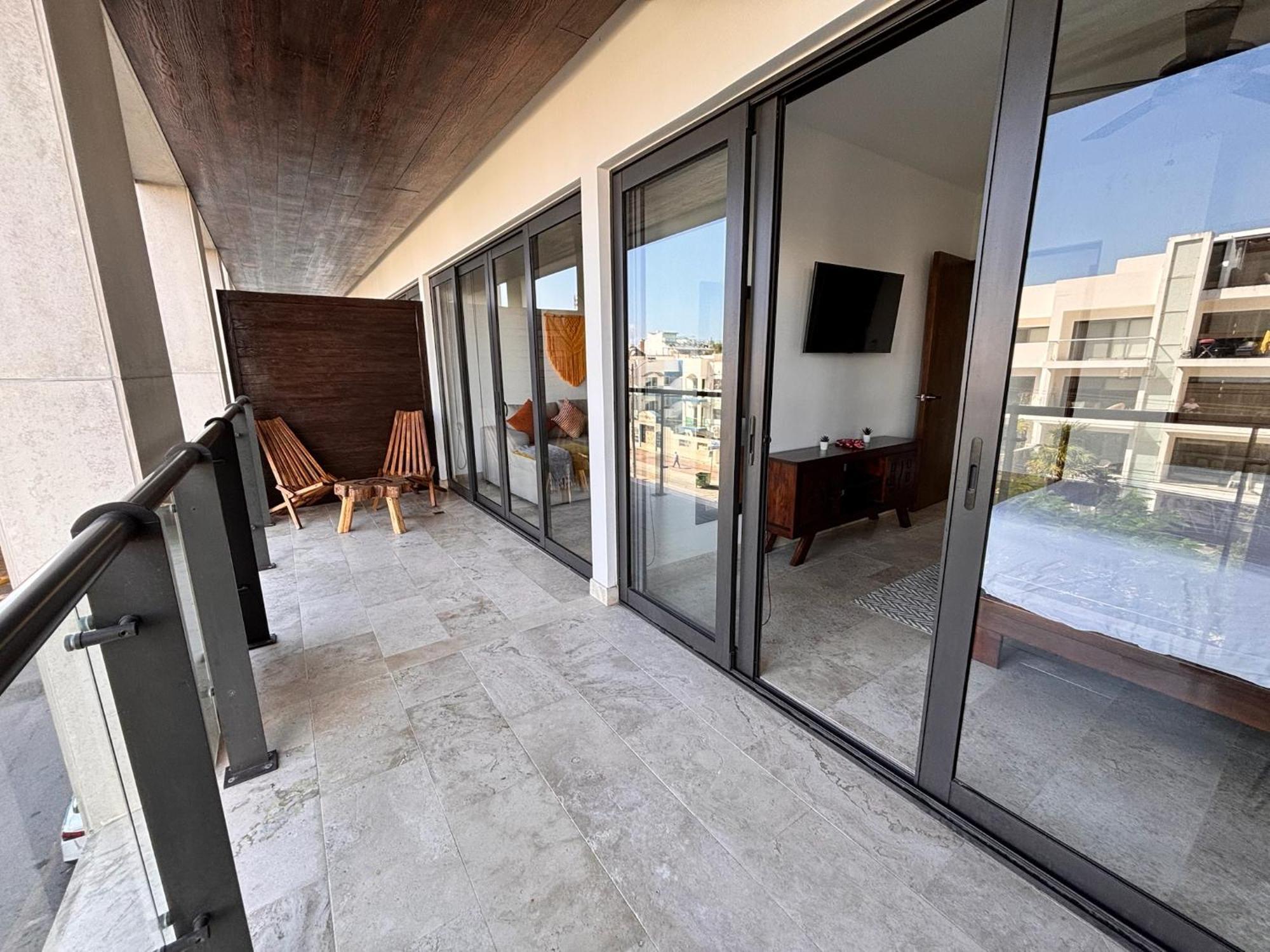 Apartment Modern 2br 1 Block From 5th Ave Wt Pool, Gym N Fast Wifi