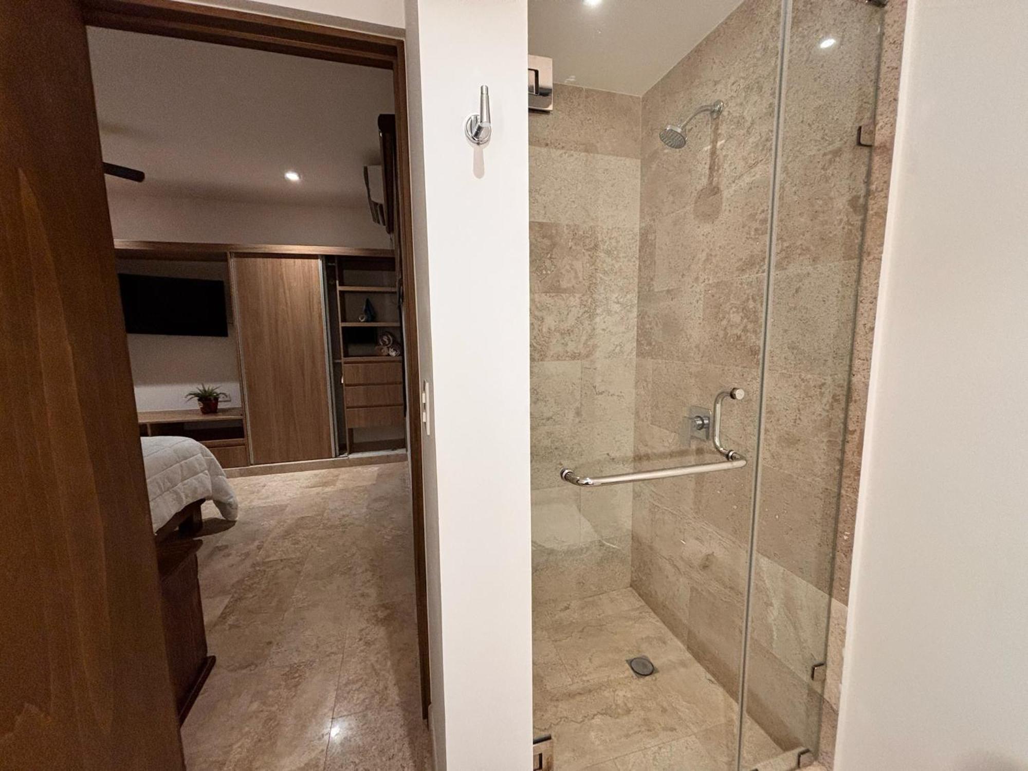 Modern 2br 1 Block From 5th Ave Wt Pool, Gym N Fast Wifi Apartment *