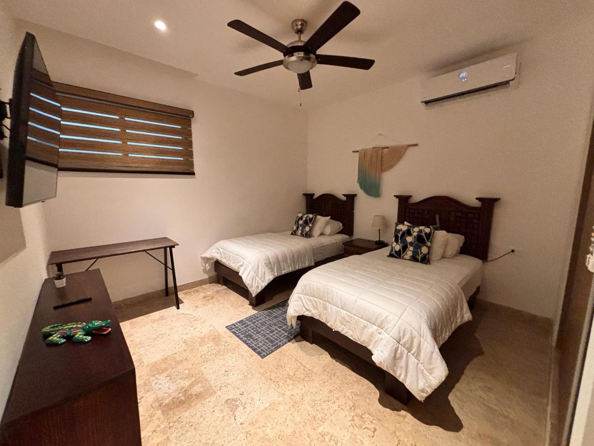 Apartment Modern 2br 1 Block From 5th Ave Wt Pool, Gym N Fast Wifi *