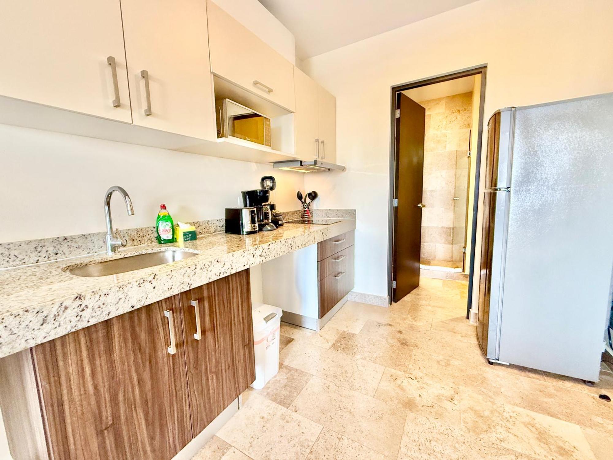 Large Studio, Large Rooftop Pool, Great Location! Apartment Playa del Carmen