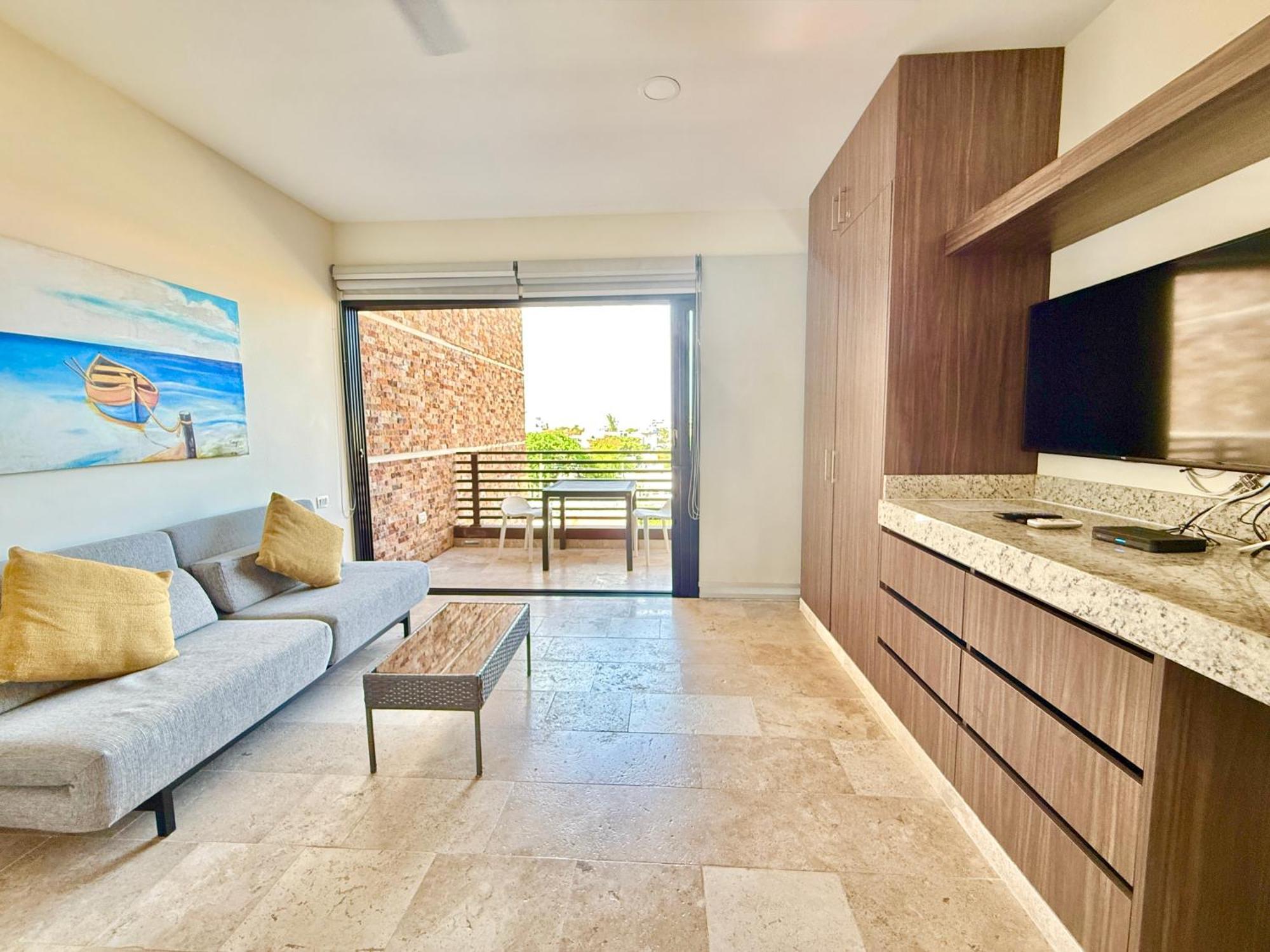 Large Studio, Large Rooftop Pool, Great Location! * Playa del Carmen