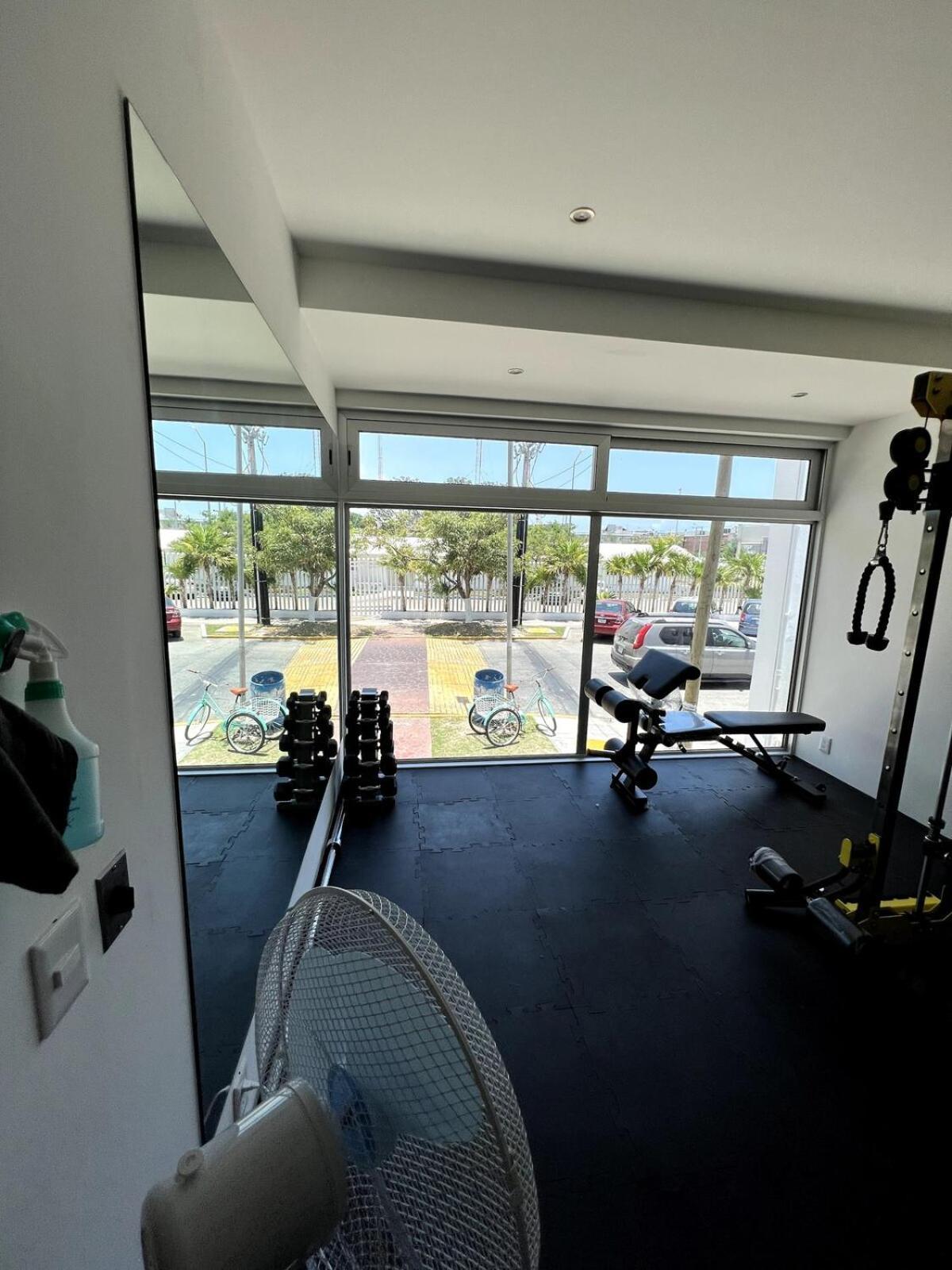Nordic - Walking To - King Size Bed *