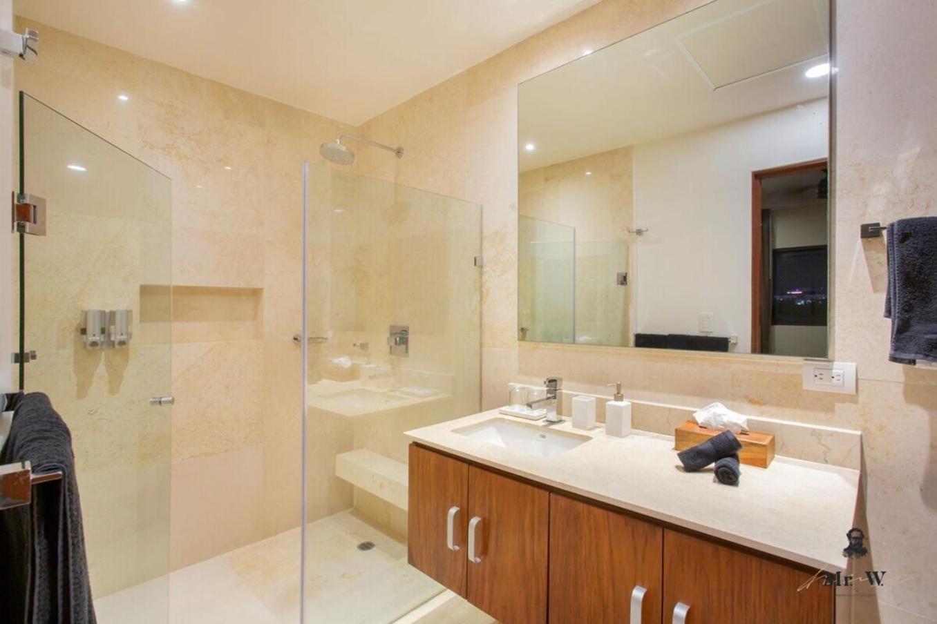 Oceanview Rooftop Pool Tub Steps To Apartment *