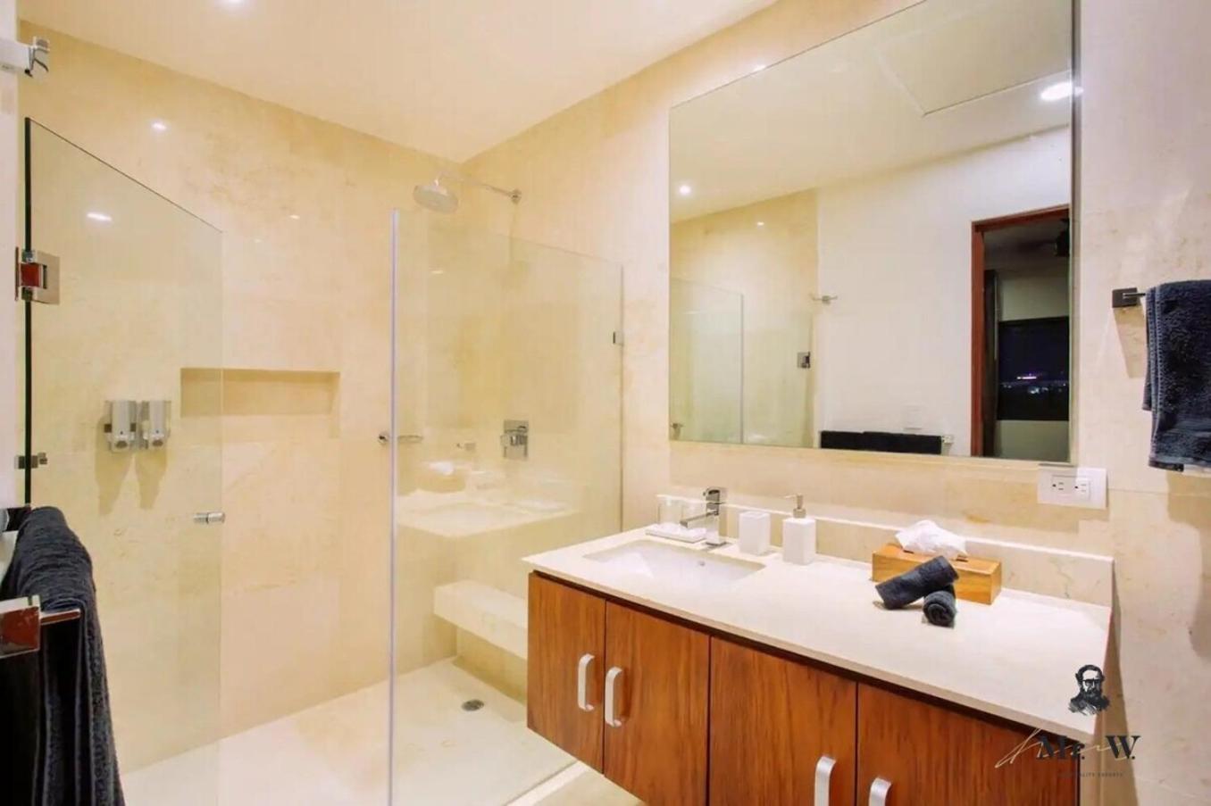 Oceanview Rooftop Pool Tub Steps To