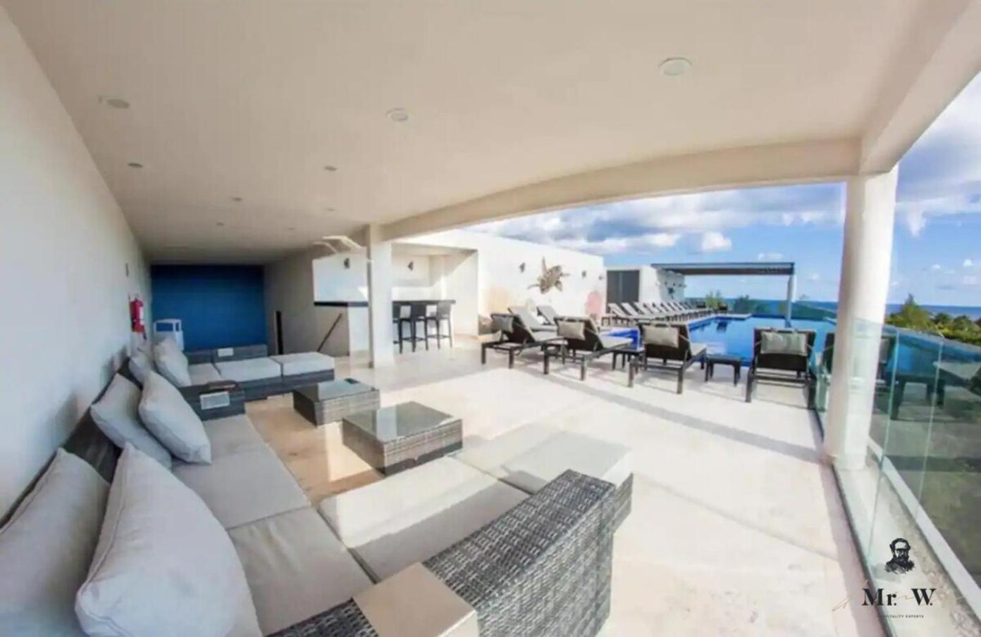 Oceanview Rooftop Pool Tub Steps To Apartment