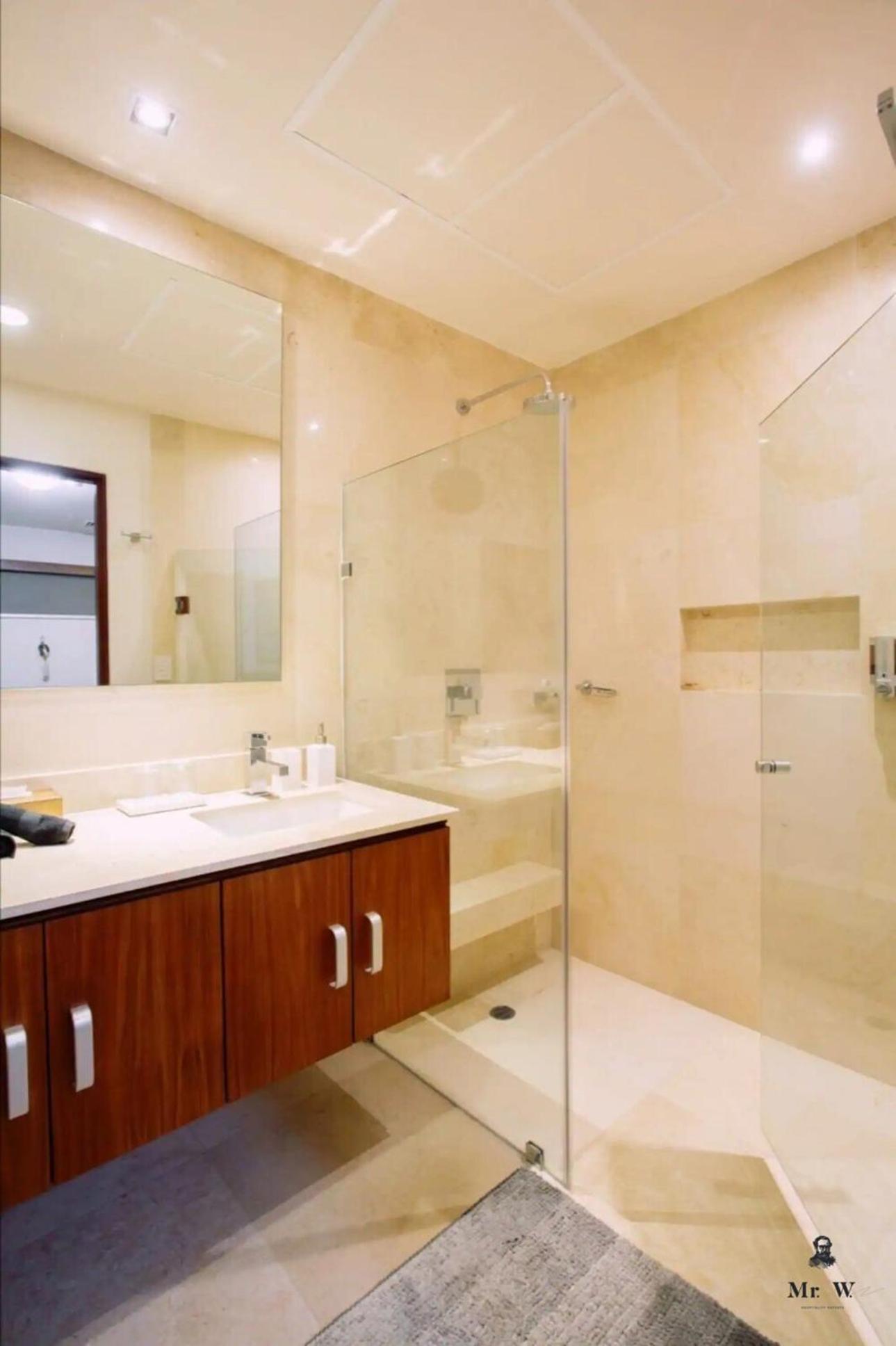 Oceanview Rooftop Pool Tub Steps To