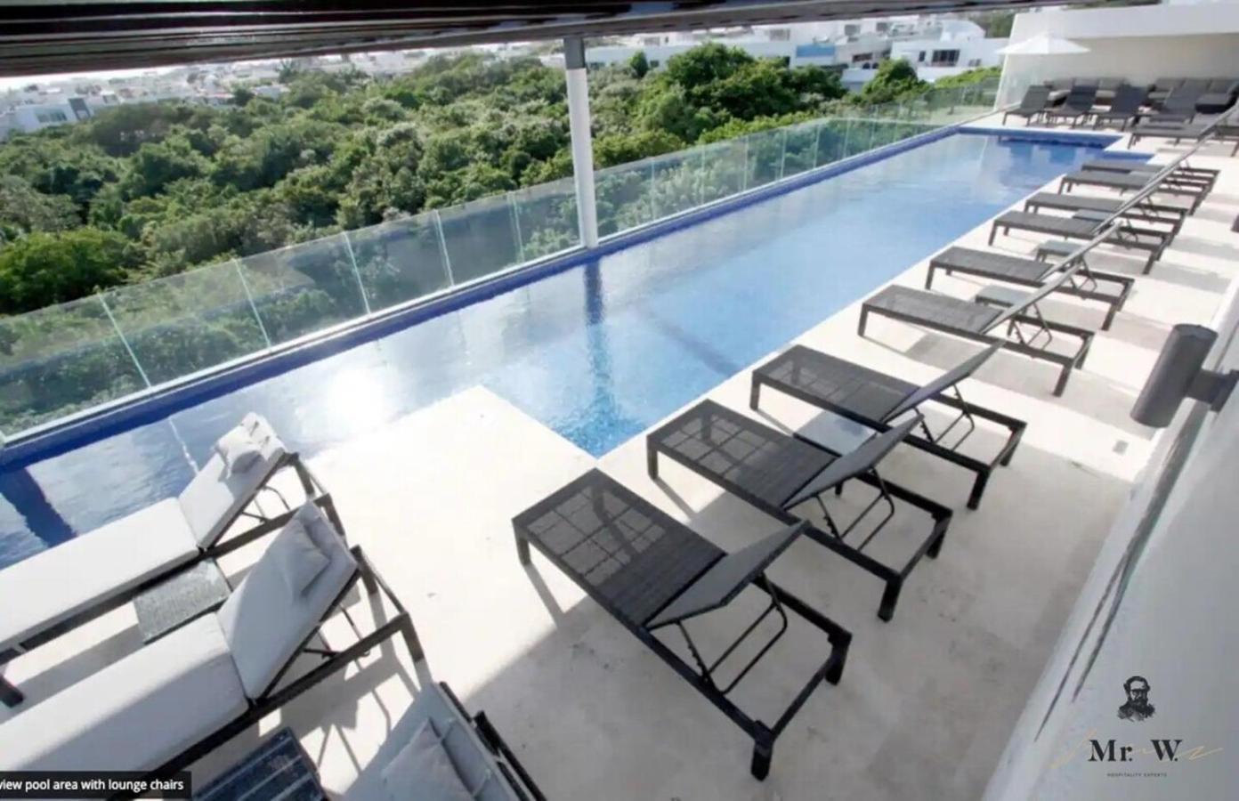 Apartment Oceanview Rooftop Pool Tub Steps To *