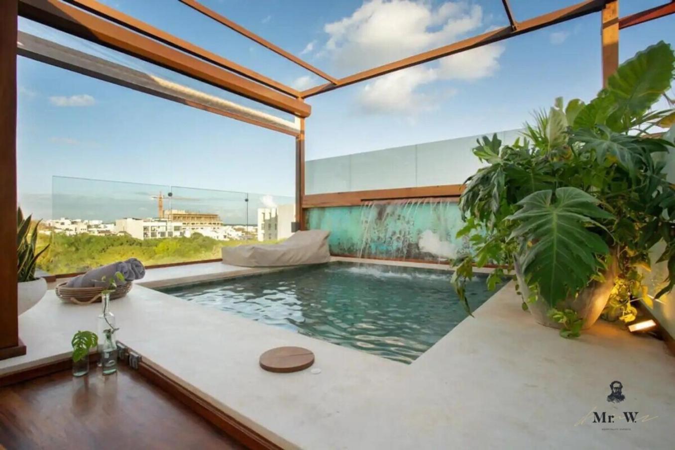 Apartment Oceanview Rooftop Pool Tub Steps To Playa del Carmen
