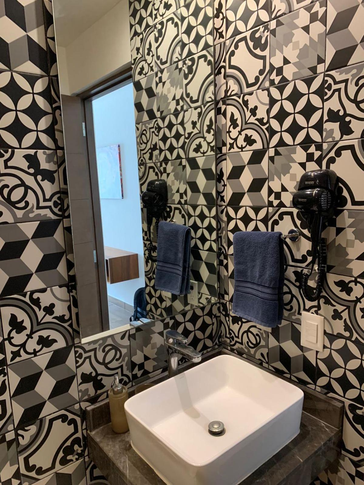 George Luxury * Playa del Carmen