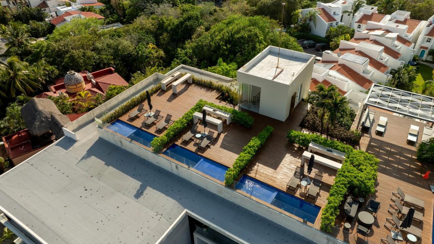 3br Luxury W/ Private Rooftop Pool & Gym