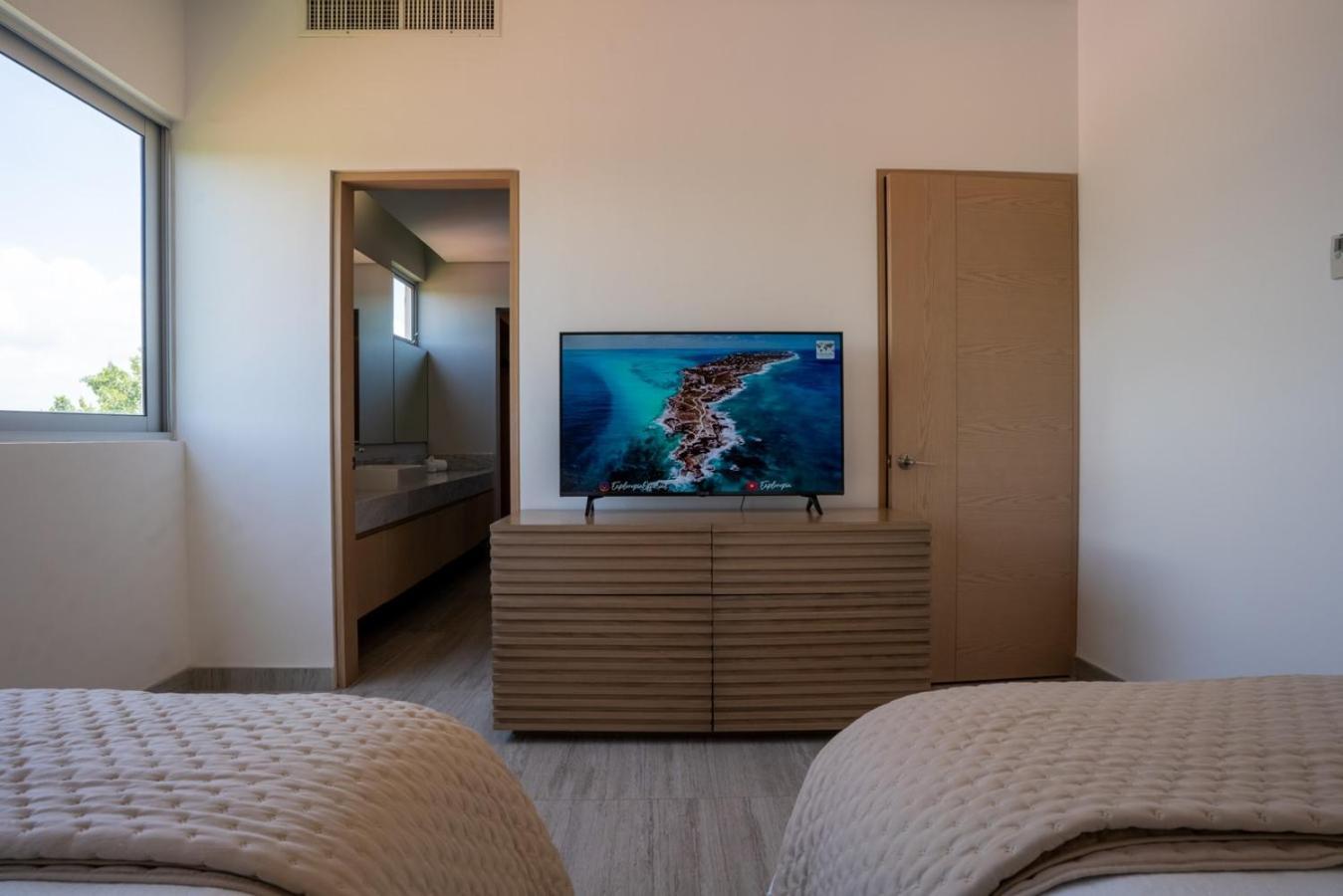 3br Luxury W/ Private Rooftop Pool & Gym Playa del Carmen