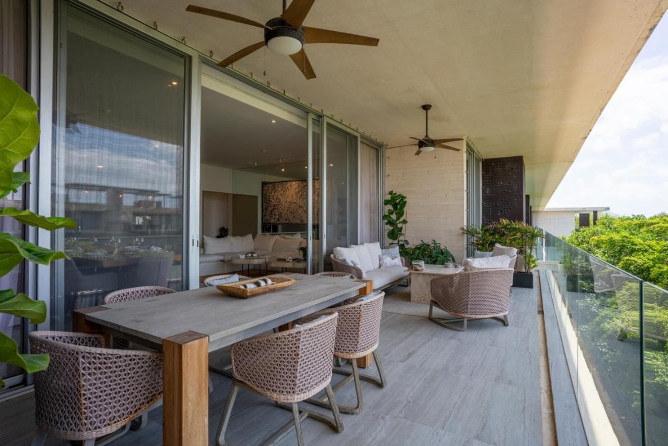 Apartamento 3br Luxury W/ Private Rooftop Pool & Gym Playa del Carmen