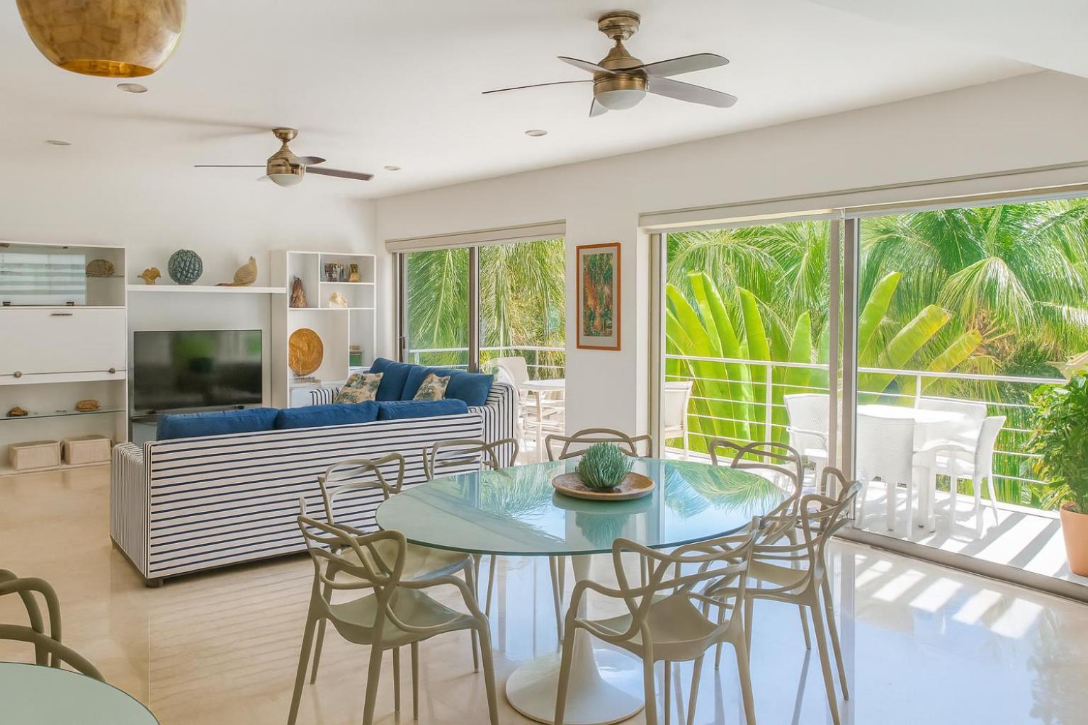 Exclusive Via Steps From 5th Avenue & Beaches *
