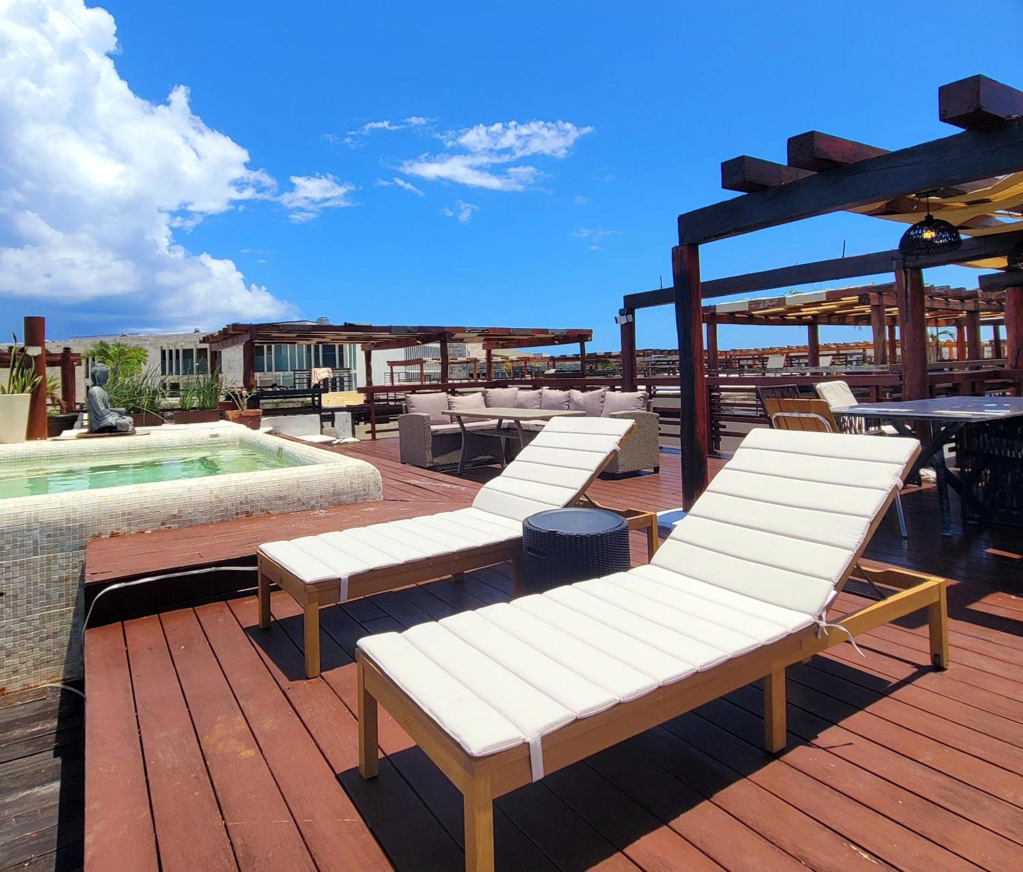 Aldea Thai Downtown Oceanview Residences