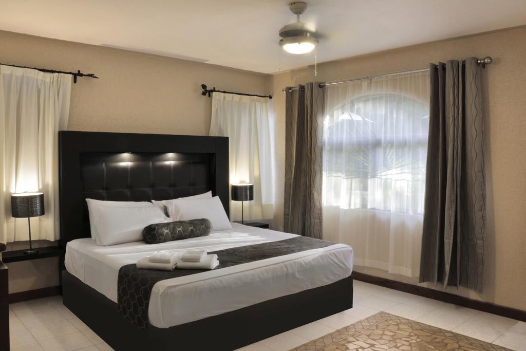 Casa Almendra Golf Club Playa del Carmen