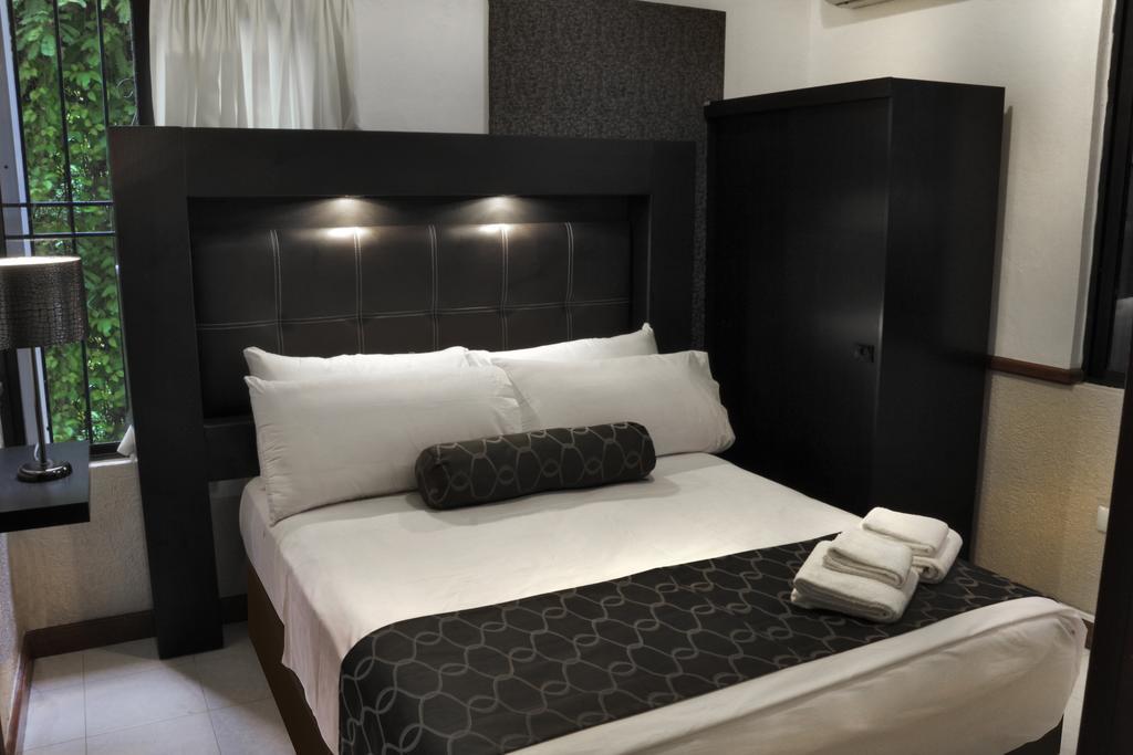 Bed & Breakfast Casa Almendra Golf Club Playa del Carmen