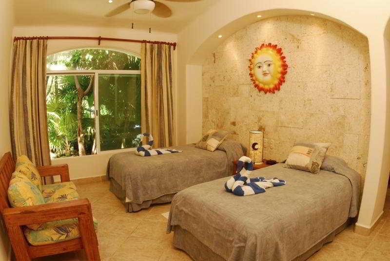 Casa Paraiso Hotel 2*