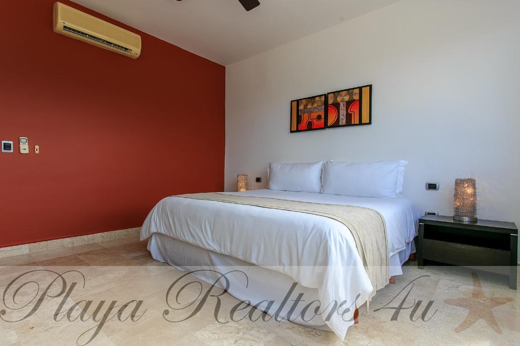 Mamitas By Playa Moments