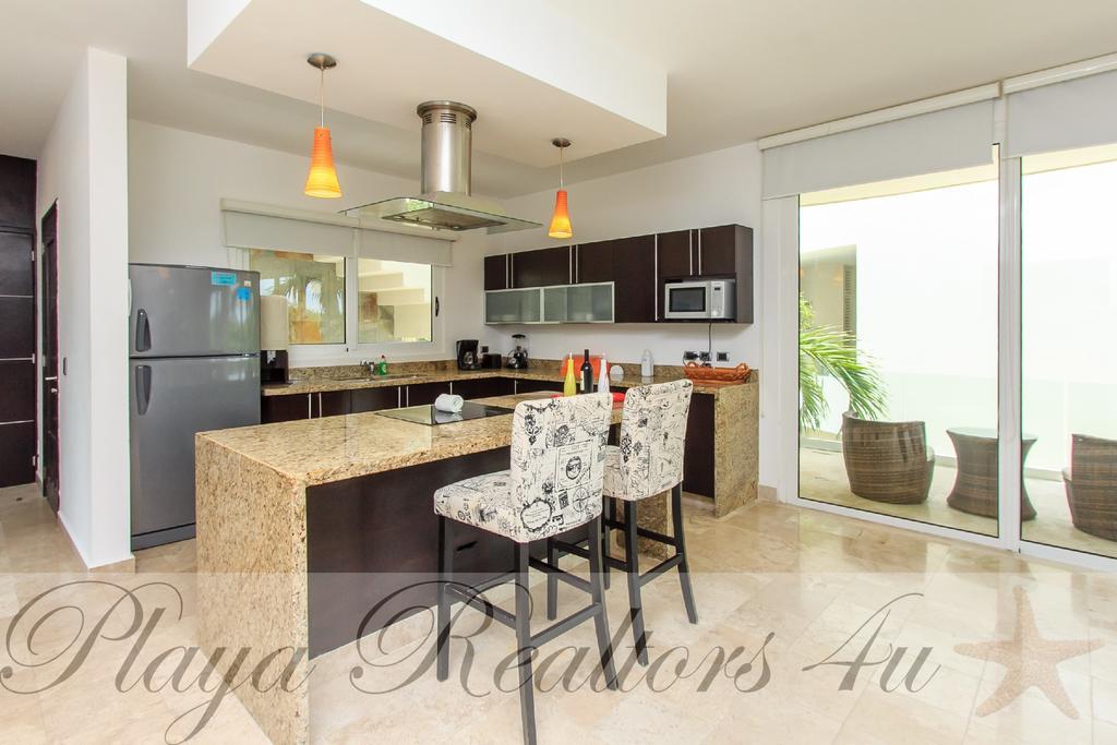 Mamitas By Playa Moments