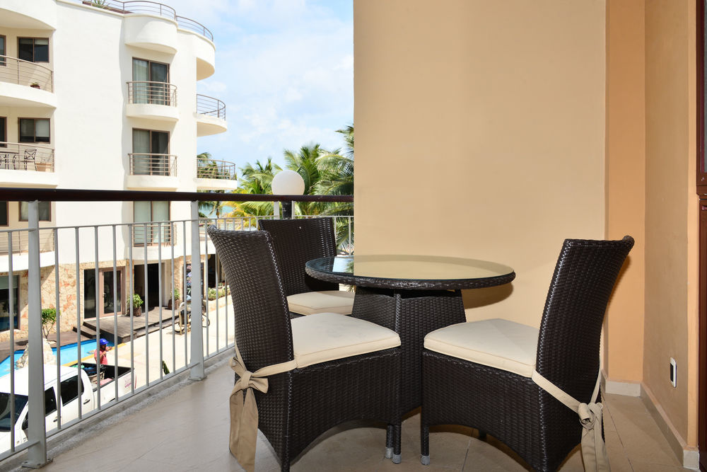 Apartment El Faro Oceanfront Apartments By Bvr