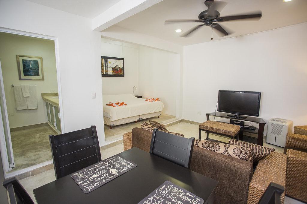 Aparthotel Azula Maya *