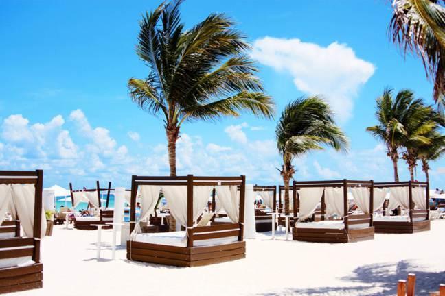 E-motions & Beach Club Hotel