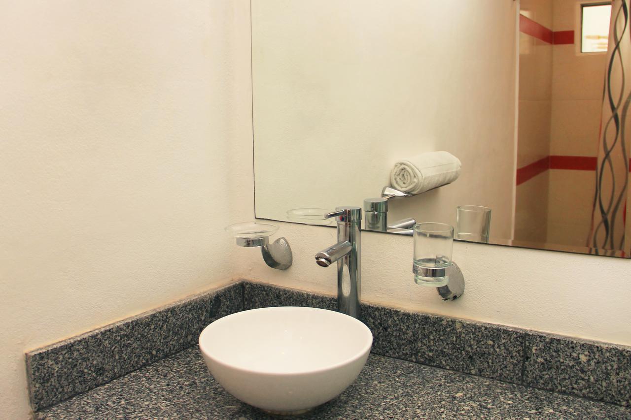 Hotel Xell Suites & 3*