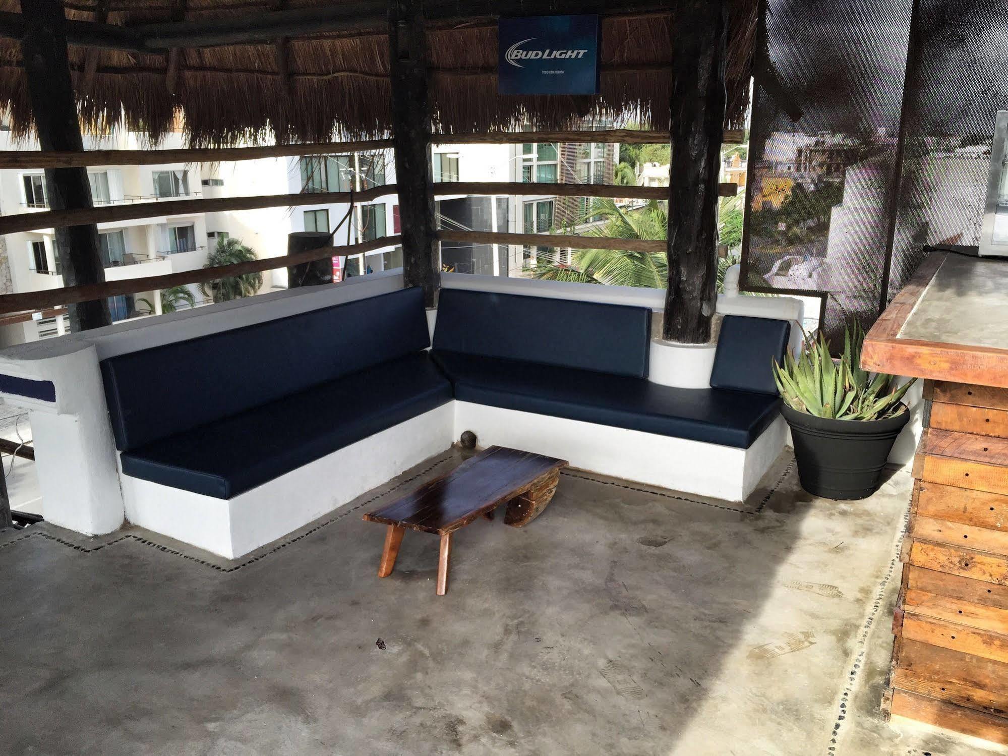Lobo De Mar Hostel *