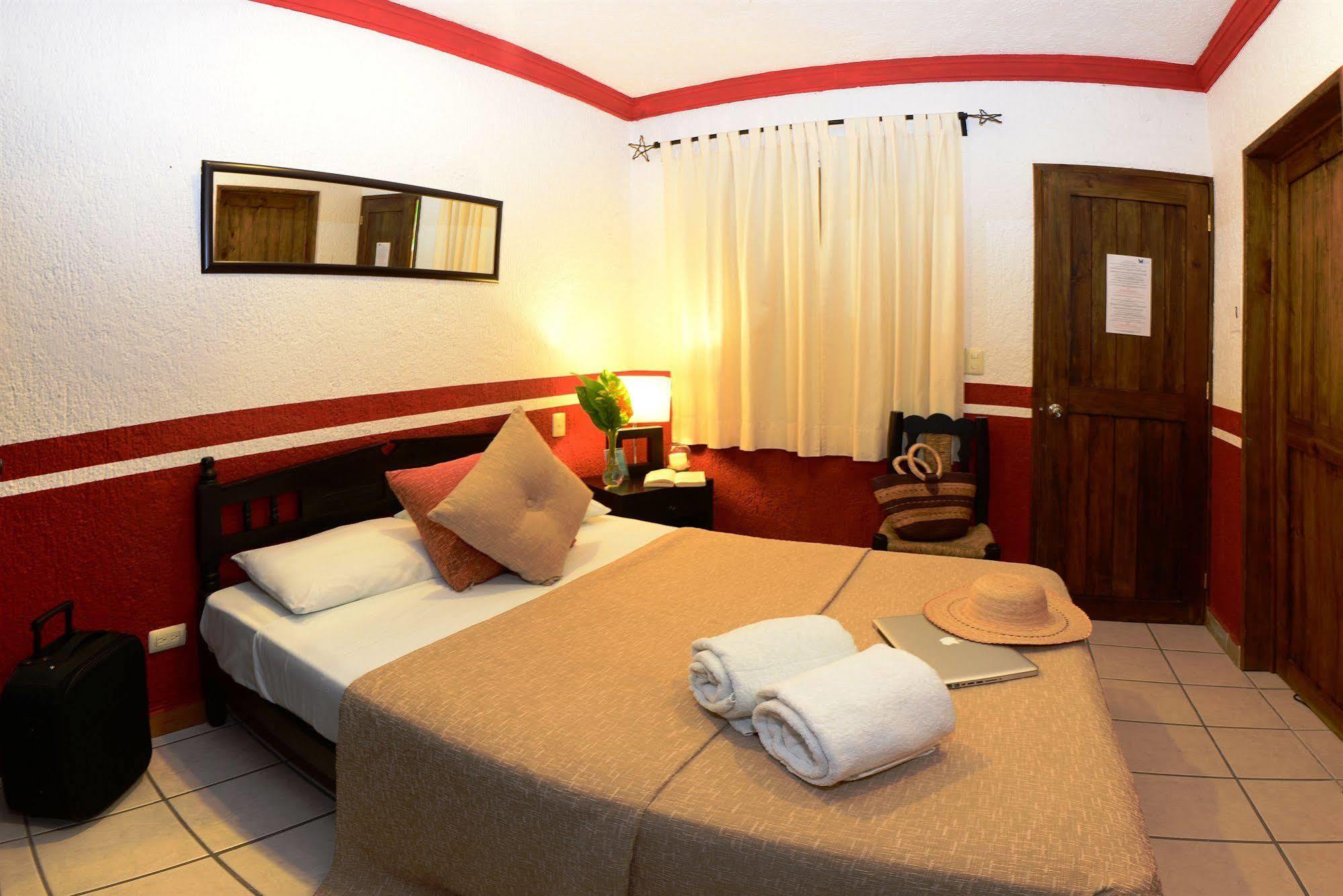 Hotel Hacienda Mariposa