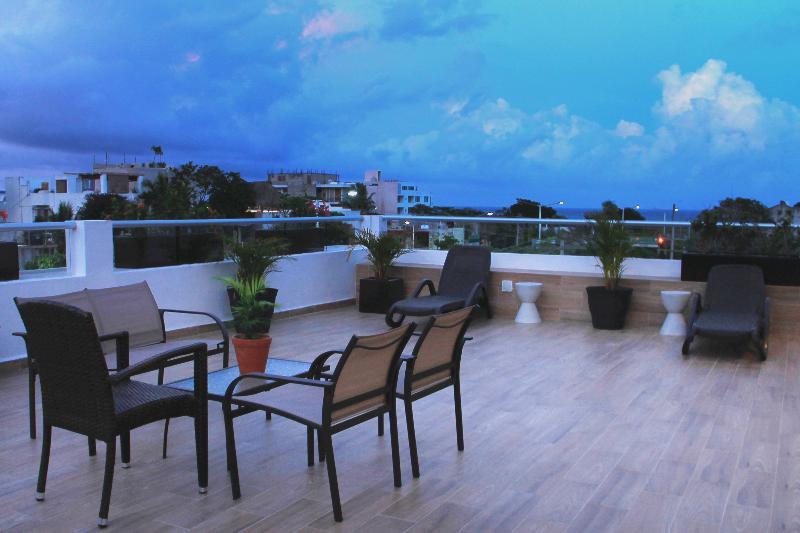 Xell Suites & 3*