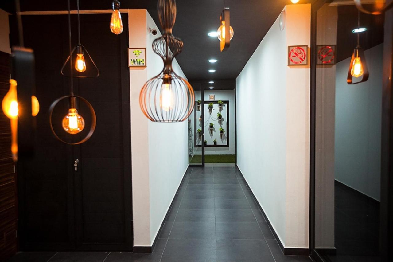 Mow Midtown & Residences Khách sạn 3*