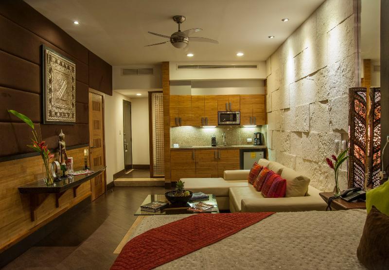 Hotel La Divina By Aldea Thai 4*