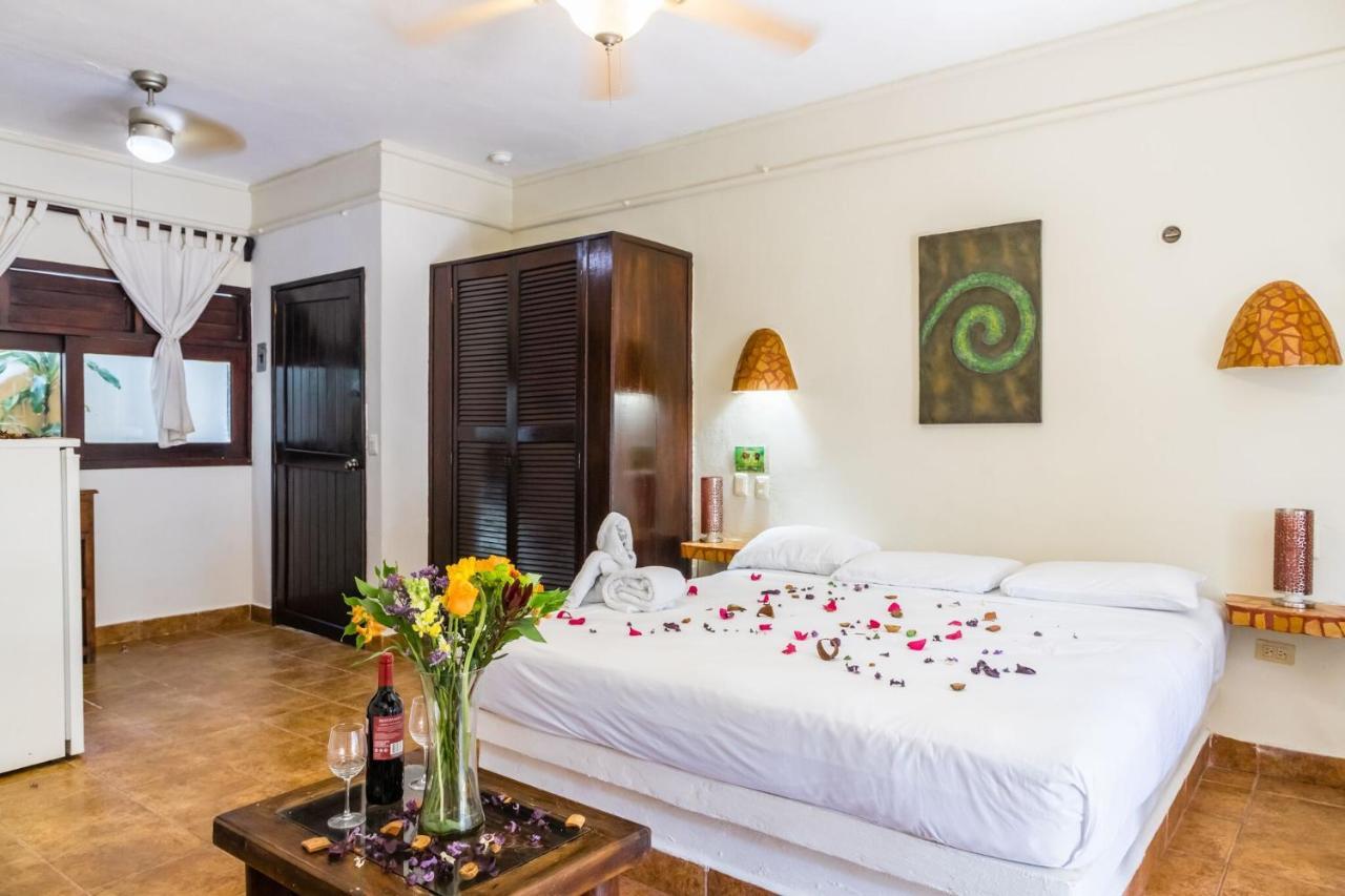 Moonshine Hotel 3*