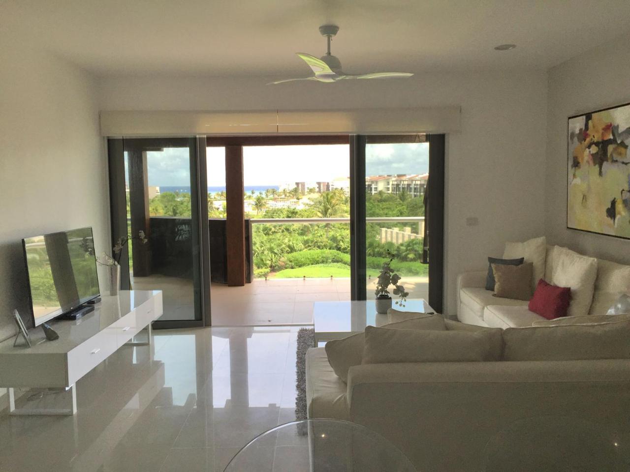 Boutique Oceanfront Aparthotel Playa del Carmen