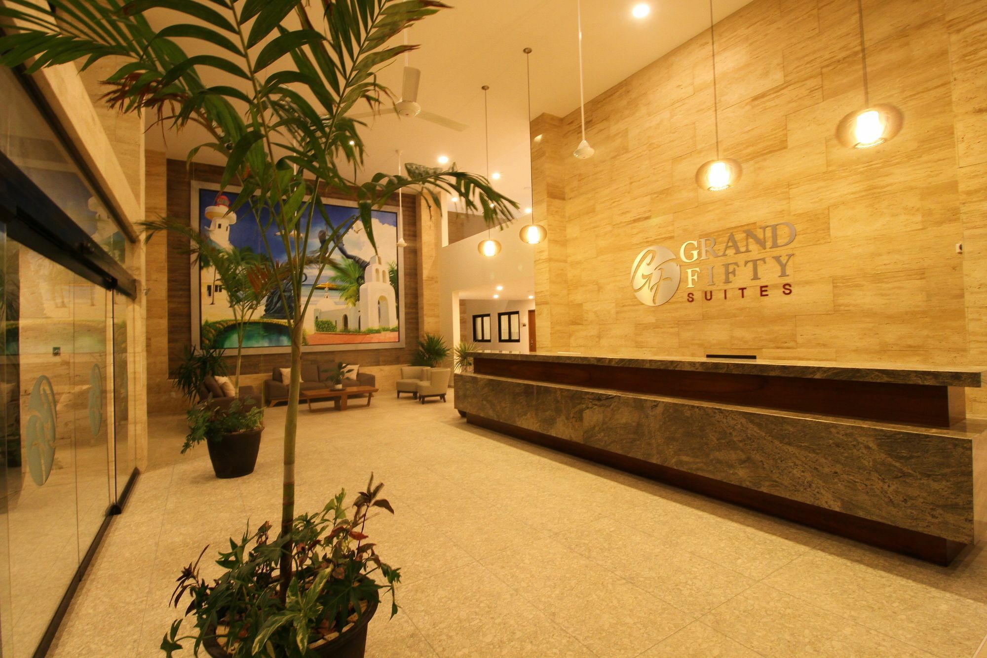 Khách sạn Grand Fifty