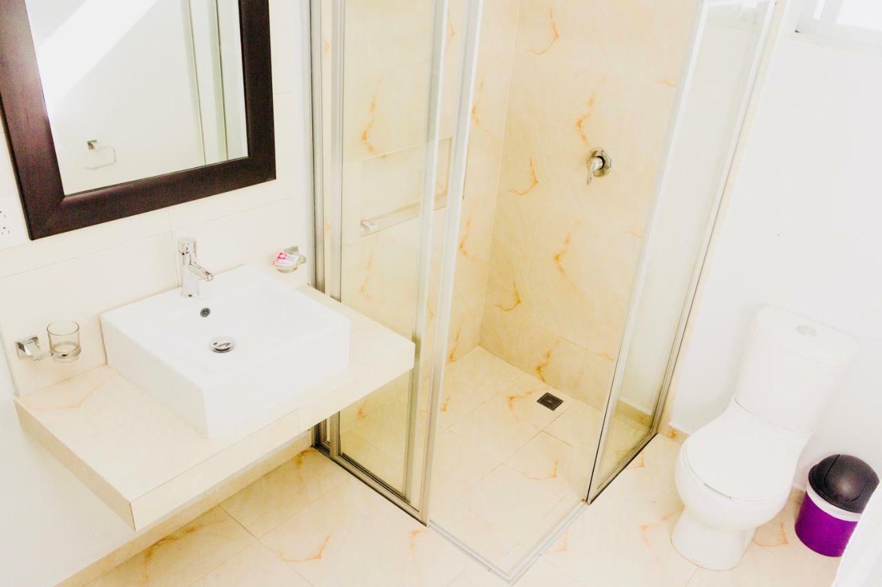 Aquamarina Economy Guest house