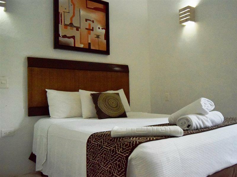 Siesta Fiesta - 5th Avenue Hotel